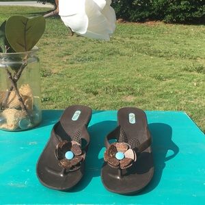 OKA b. wedge thong sandal, flower